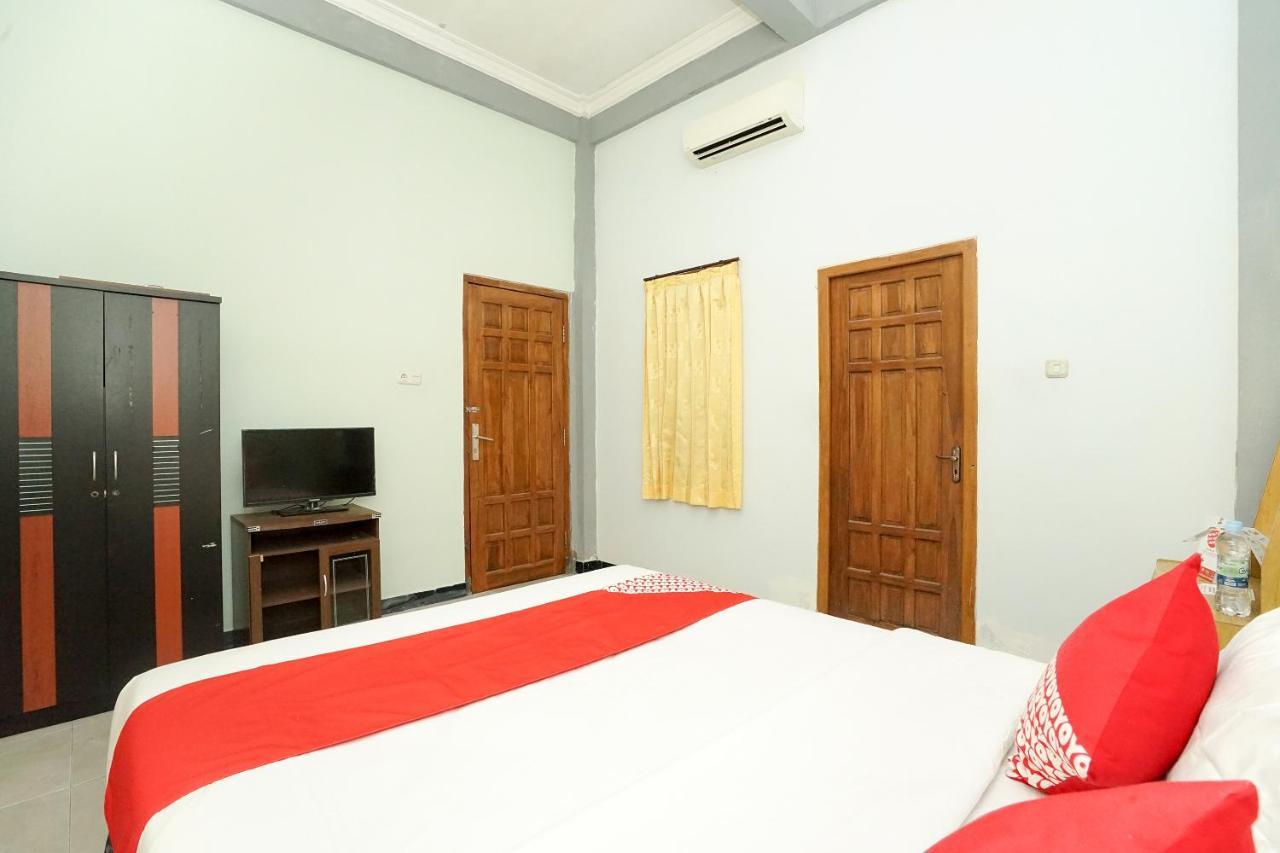 Kartika Syariah Homestay By Stayku Surabaya Exterior foto