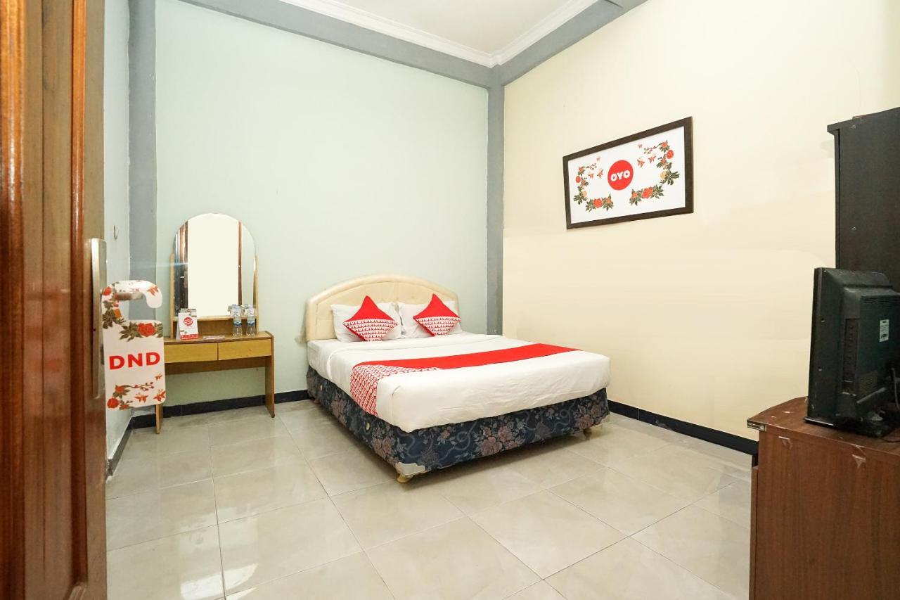 Kartika Syariah Homestay By Stayku Surabaya Exterior foto