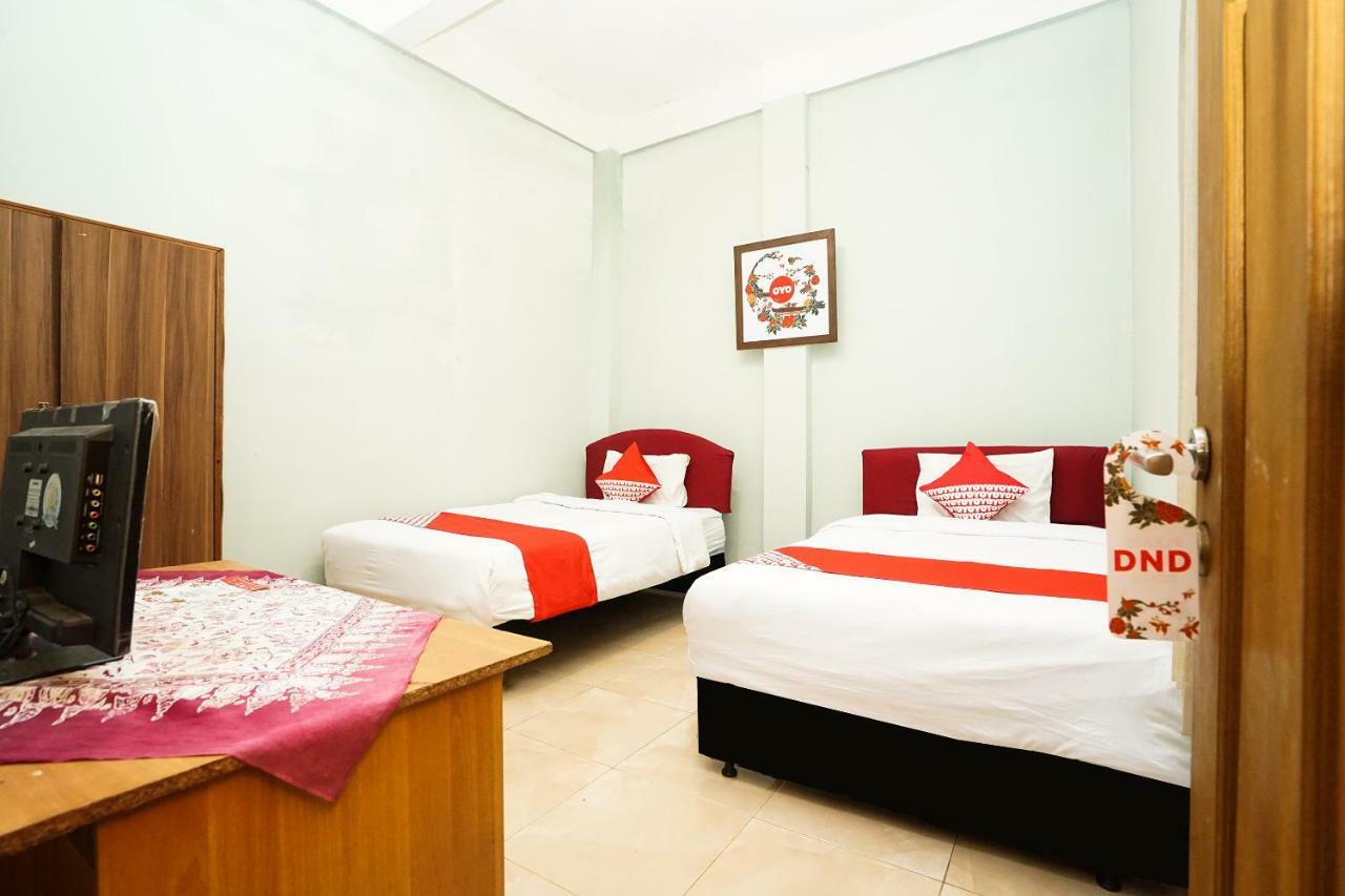 Kartika Syariah Homestay By Stayku Surabaya Exterior foto
