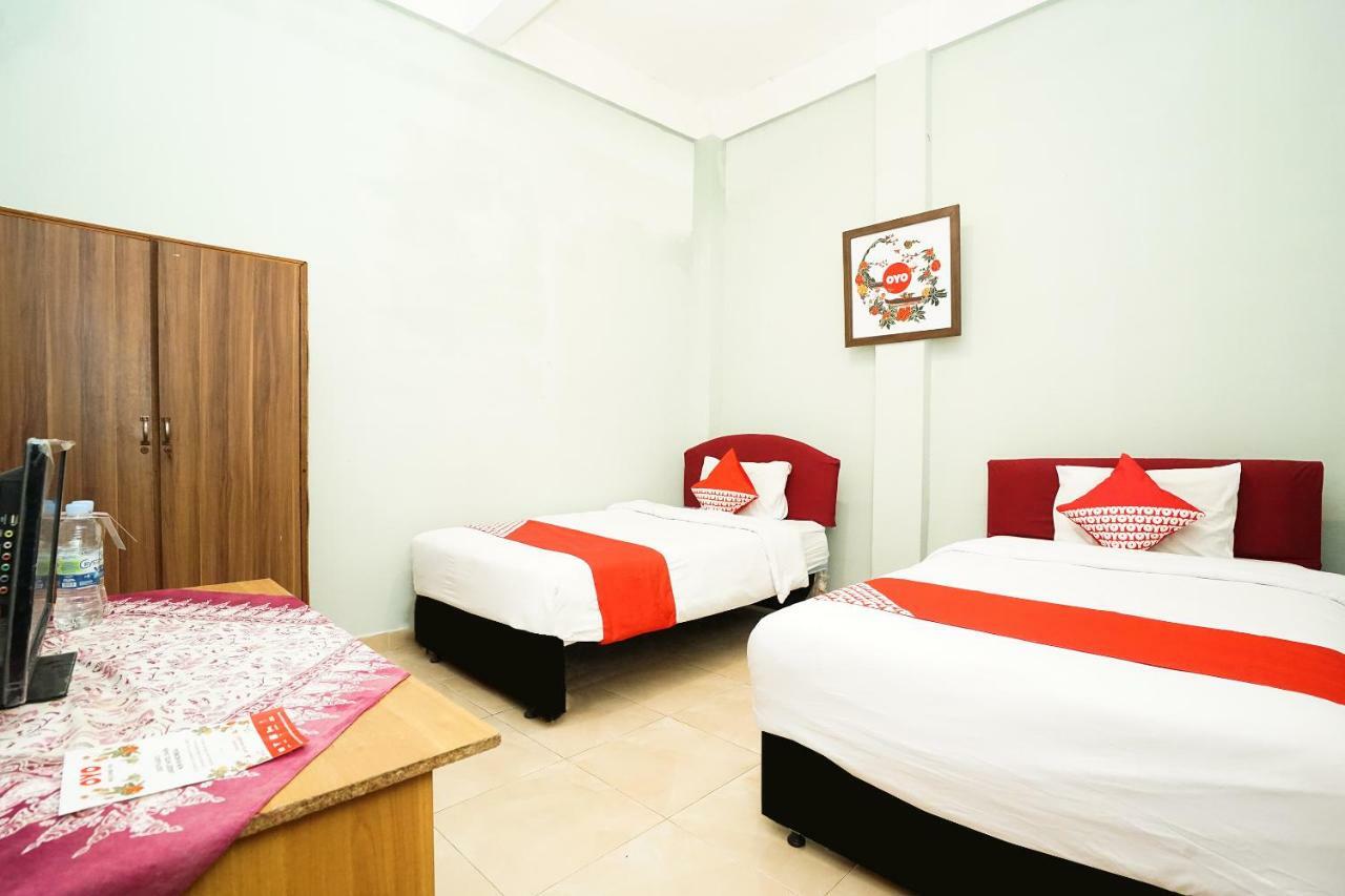 Kartika Syariah Homestay By Stayku Surabaya Exterior foto